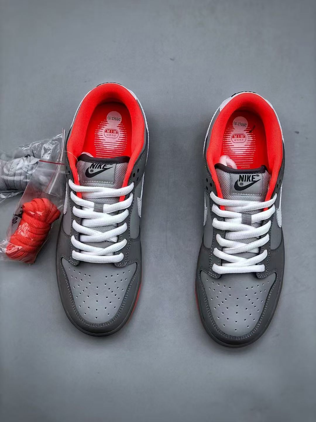Nike SB Dunk Low Staple NYC Pigeon Men's 304292-011