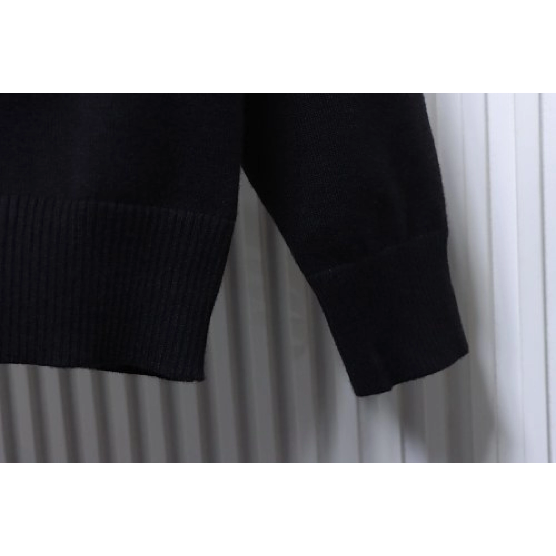 Ami V-neck cardigan Black