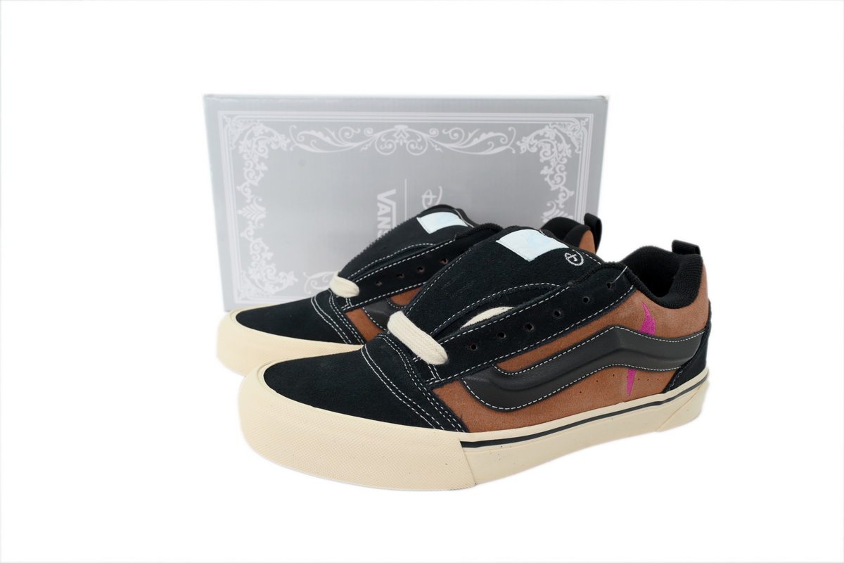 Disney x Vans Knu Skool Scar VN0009QCYS8