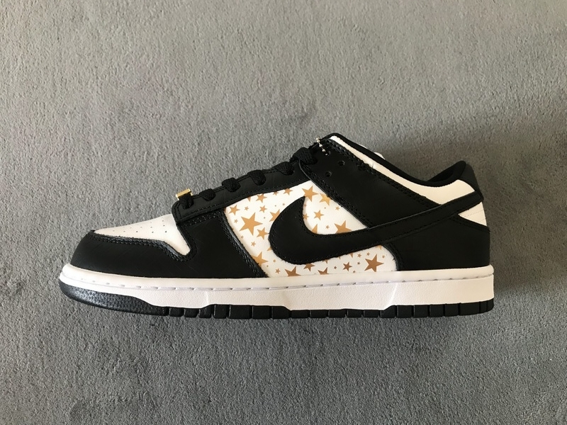 Nike SB Dunk Low Black Stars DH3228-102