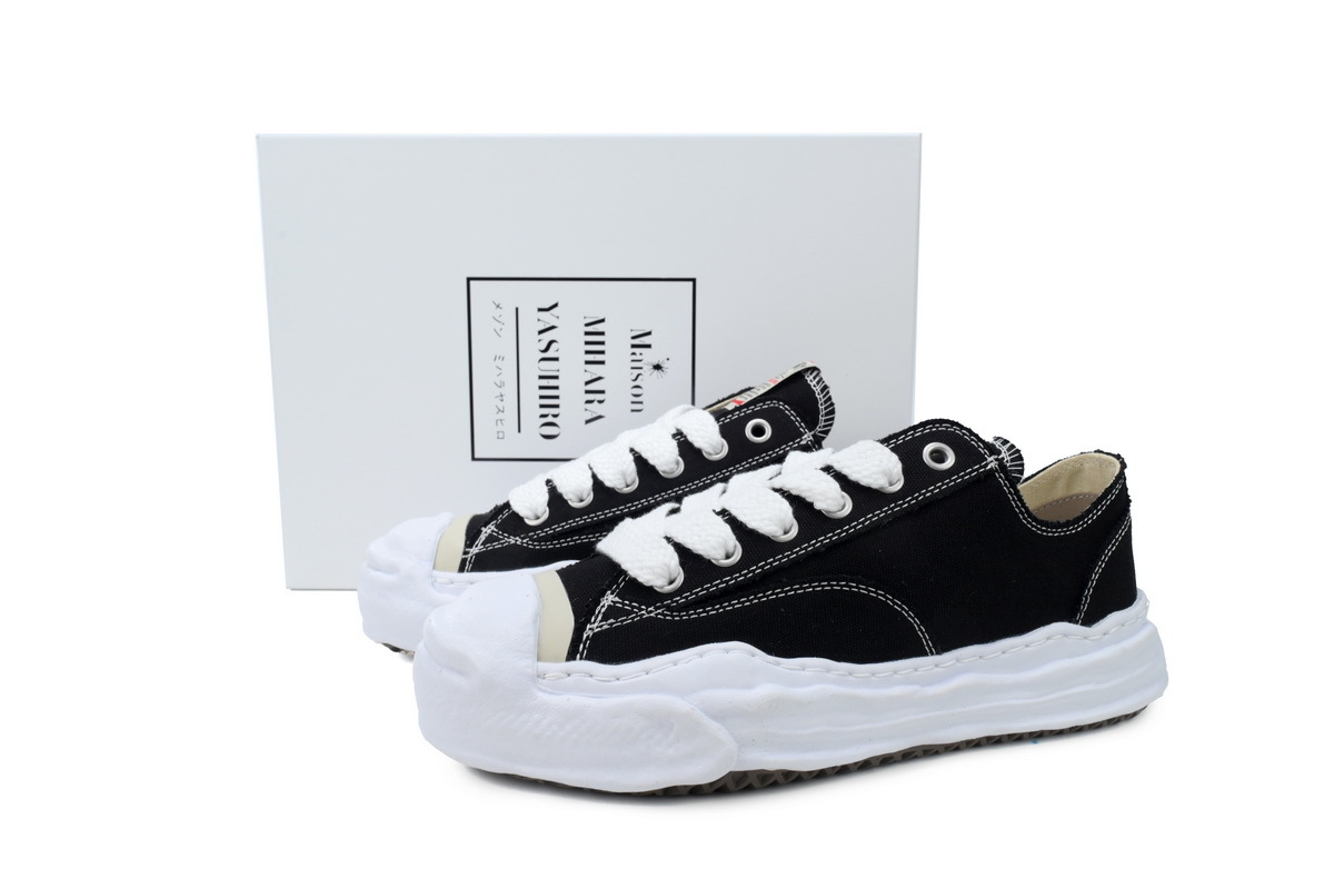 MIHARA YASUHIRO Black And White NO.777