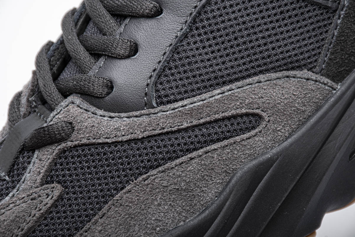 Yeezy Boost 700 Utility Black FV5304