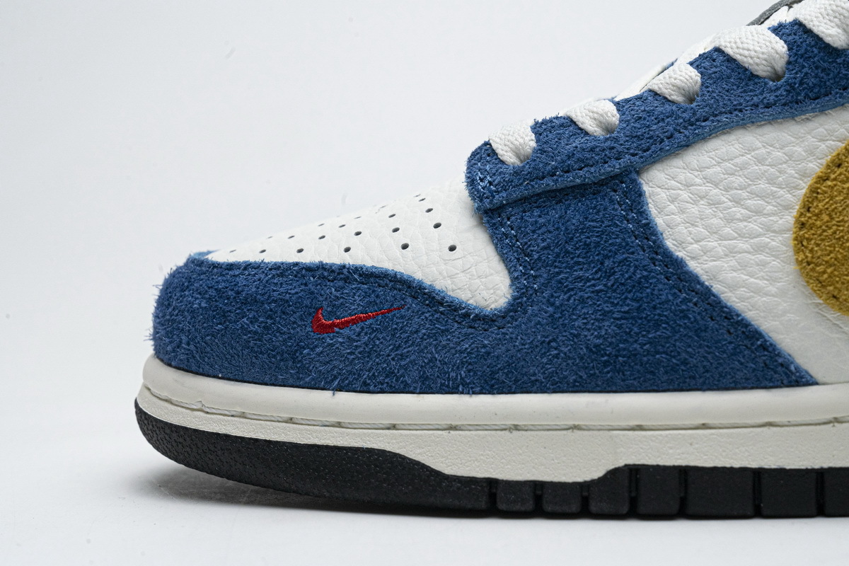 Kasina x Nike Dunk Low 80s Bus CZ6501-100