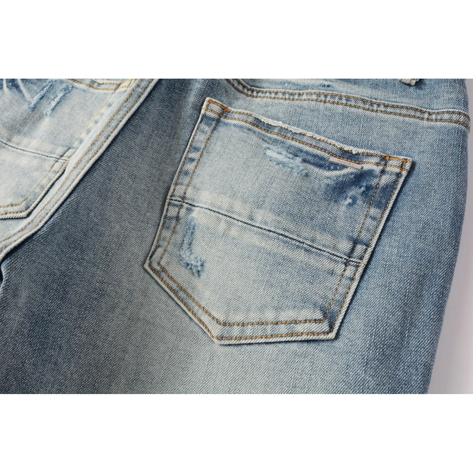 Amiri Jeans 8905